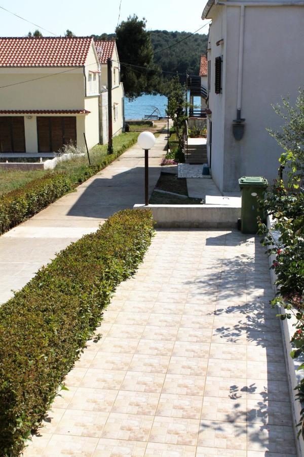 Apartments By The Sea Brgulje, Molat - 6241 Exterior photo